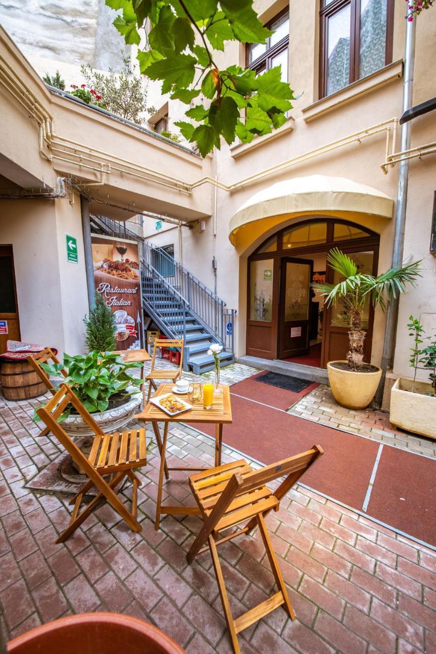 Апарт отель Bucharest Boutique By Jullie Экстерьер фото